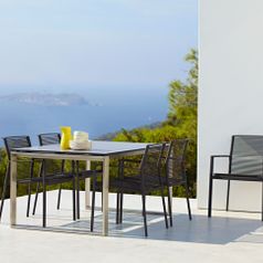Caneline: Edge Stuhl und Tisch