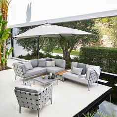 Caneline: Conic Lounge