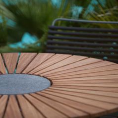HOUE Dining Table Detail