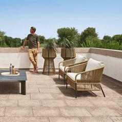 Varaschin_CRICKET_Lounge Sessel_Blumenkörbe