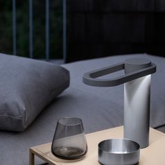 Blomus_HOOP_Mobile-LED-Leuchte_grau