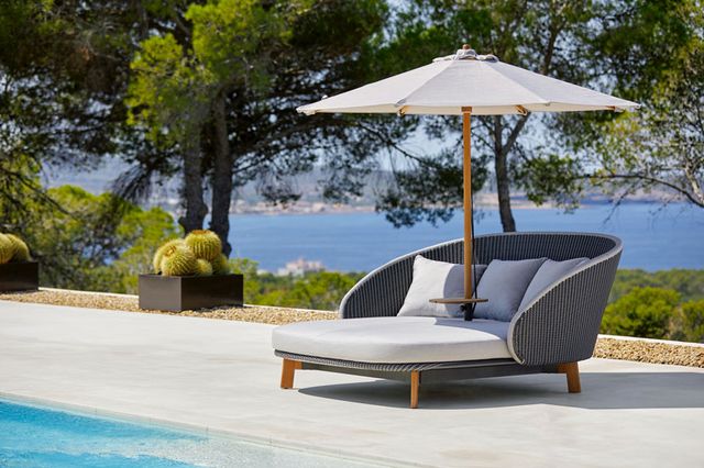 Caneline: Peacock Sunbed