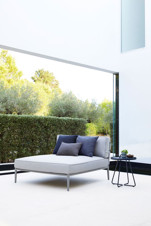 Caneline: Conic Sunbed