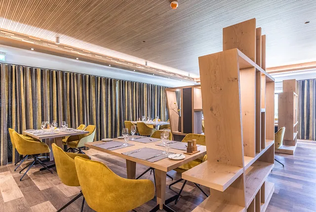 Sitness Urban_Sitness Valencia_Stuhl_drehbar_gelb