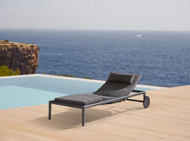 Caneline: Conic Sunbed Liege